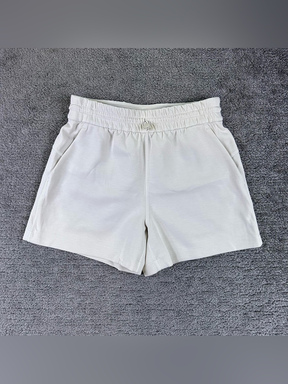 Lululemon Shorts Women's 4 White Ivory Cream Softstreme High Rise 4” Stretch